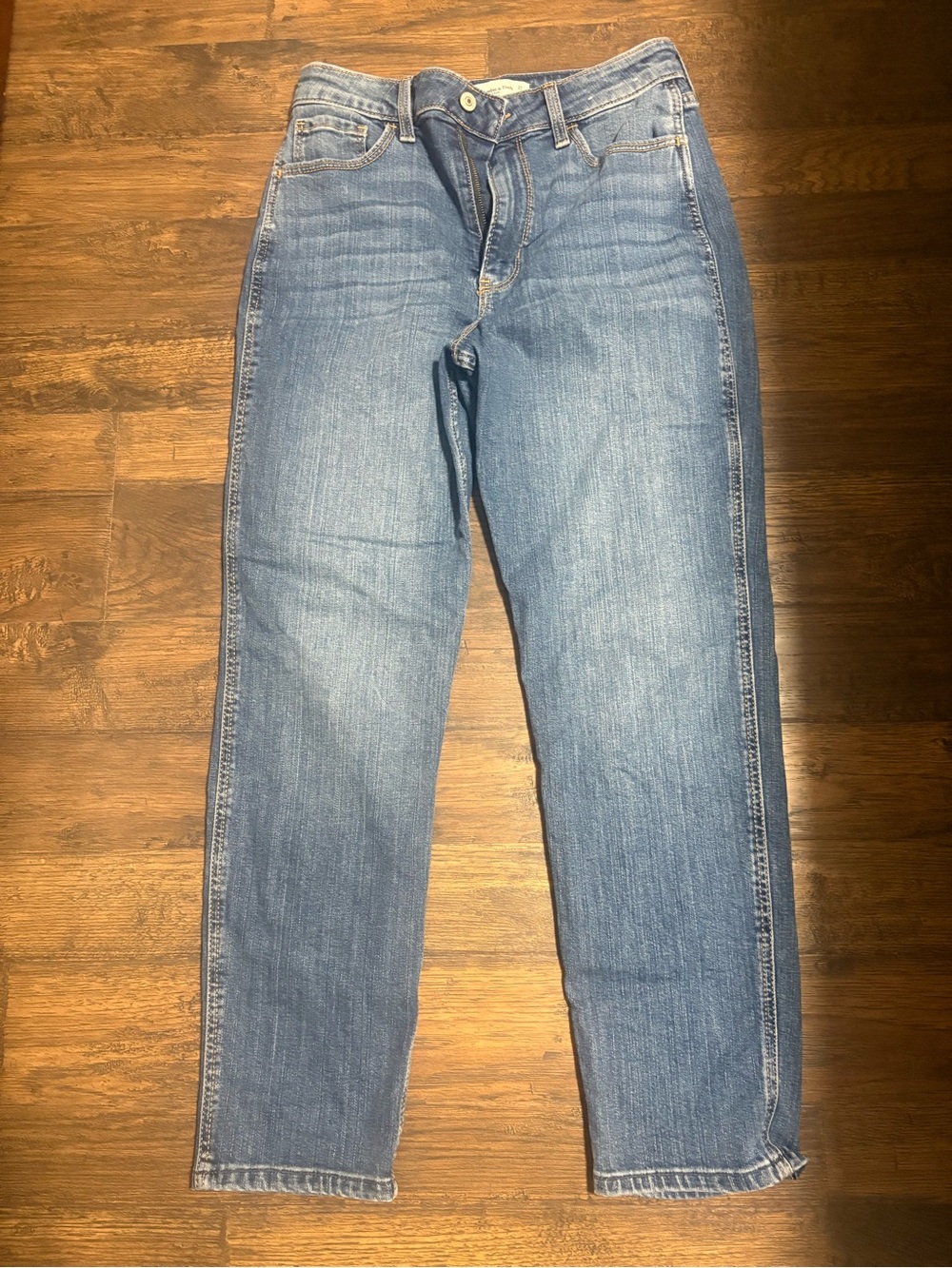 Abercrombie & Fitch Mom Straight Jeans